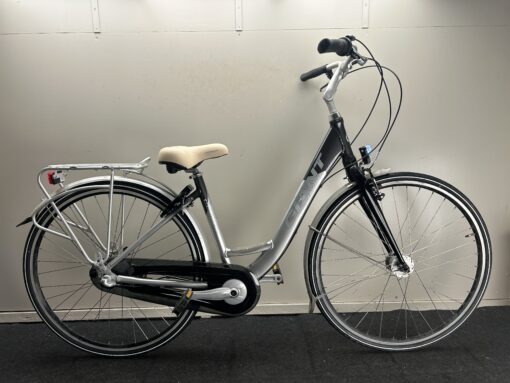 Tweedehands Damesfiets Giant Centro 28inch 44CM 3 versnellingen