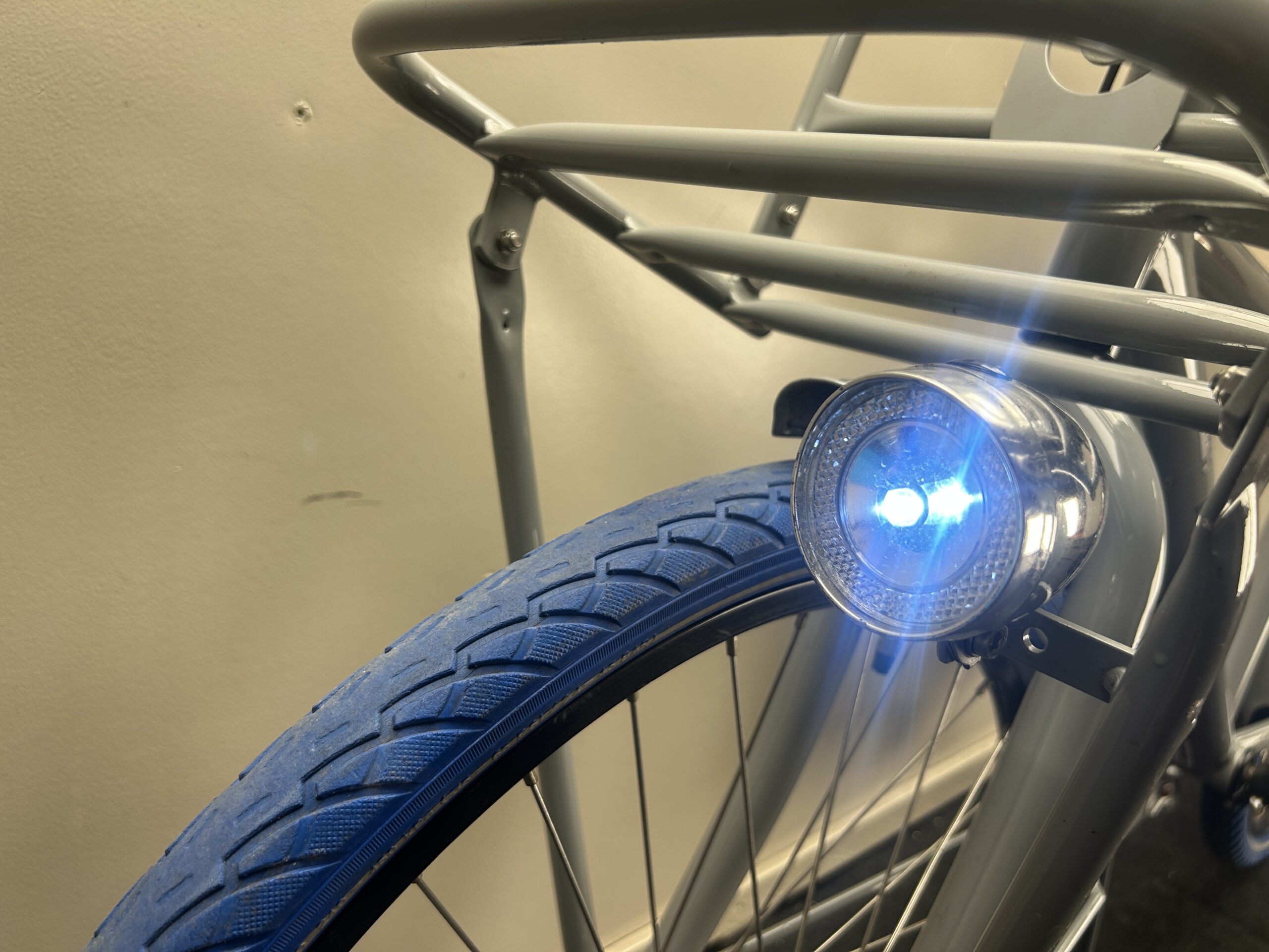 Tweedehands Jongensfiets Cortina U4 24inch 3 versnellingen terugtraprem - Afbeelding 5