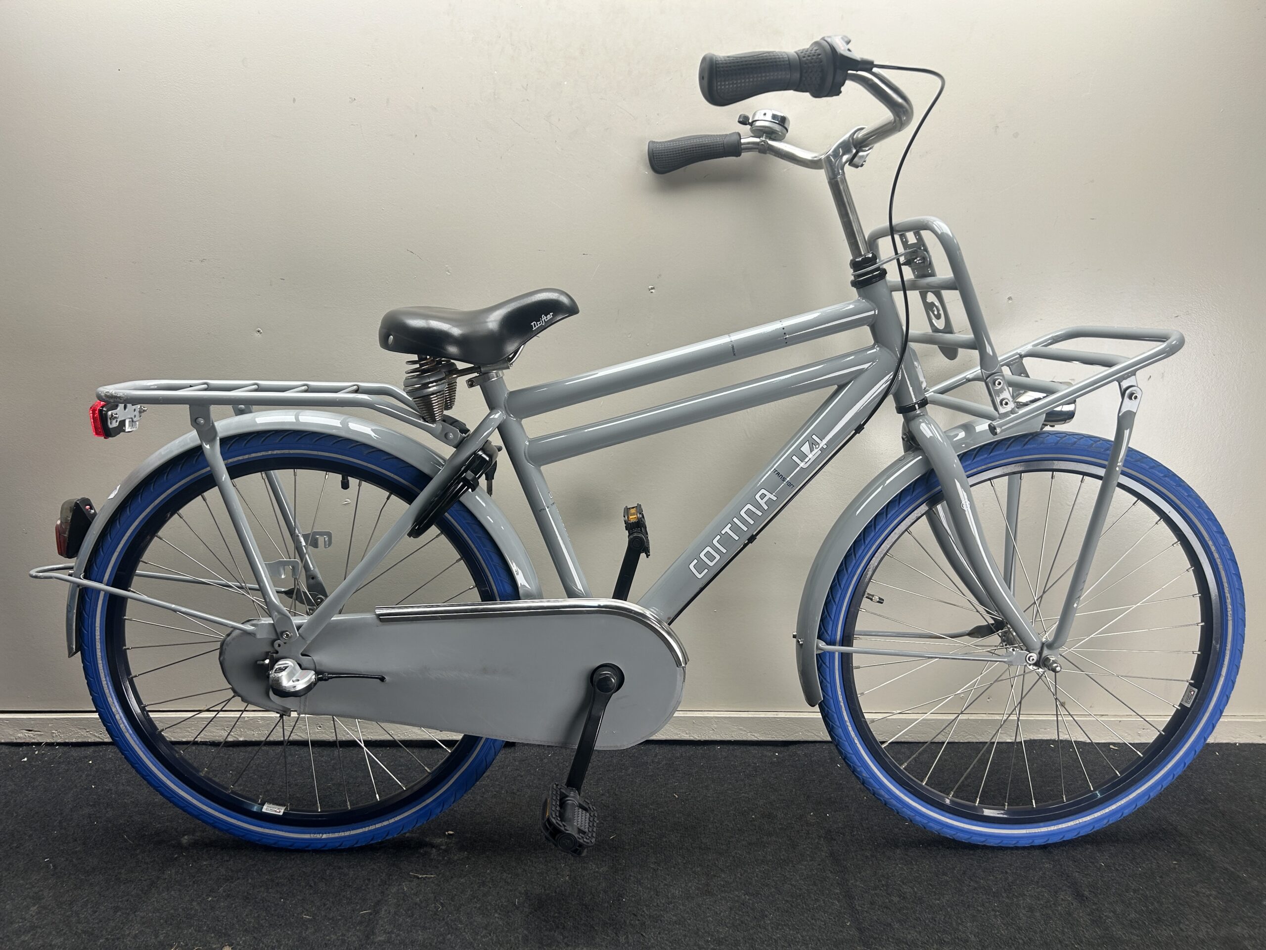 Tweedehands Jongensfiets Cortina U4 24inch 3 versnellingen terugtraprem